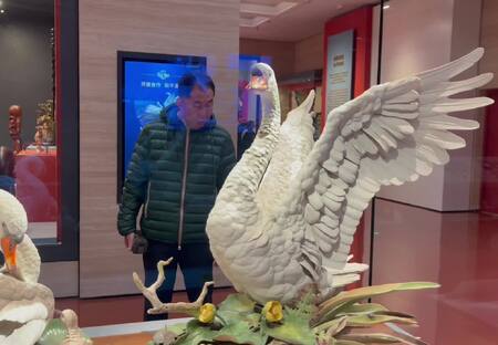 参观中央礼品文物管理中心