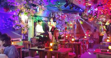 阳朔西街 编导:吴建芬