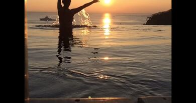 夕阳泳池　编导：卢颖