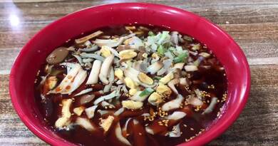 黑女凉粉　编导:吴建芬