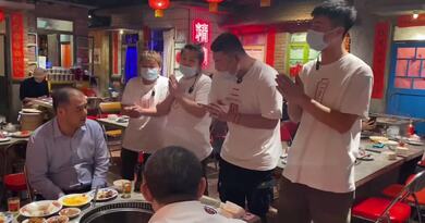 二胖家铁锅炖大鹅 编导：侯海涛