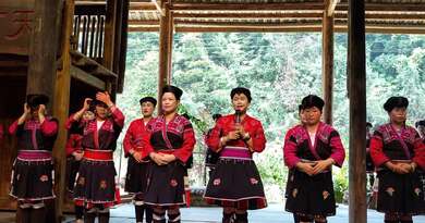 天下第一长发村—黄洛瑶寨 编导:吴建芬